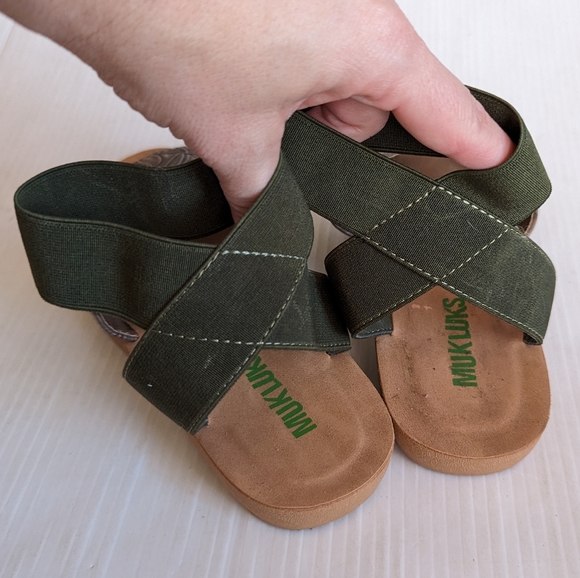 MUK LUKS women's strappy olive green sandals - Picture 2 of 11
